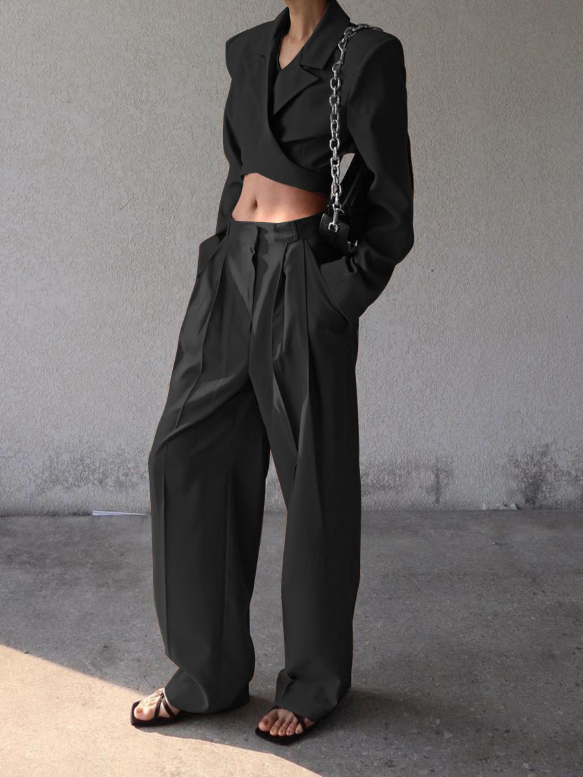 Coral | Two-Piece Women's Set - Cropped Blazer and Wide Pants