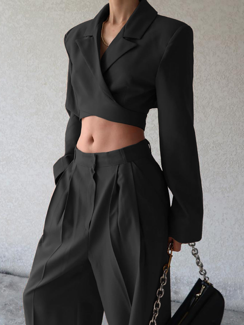 Coral | Two-Piece Women's Set - Cropped Blazer and Wide Pants