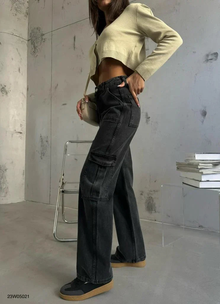 Felda | Low Rise Straight Fit Cargo Jeans with Pockets